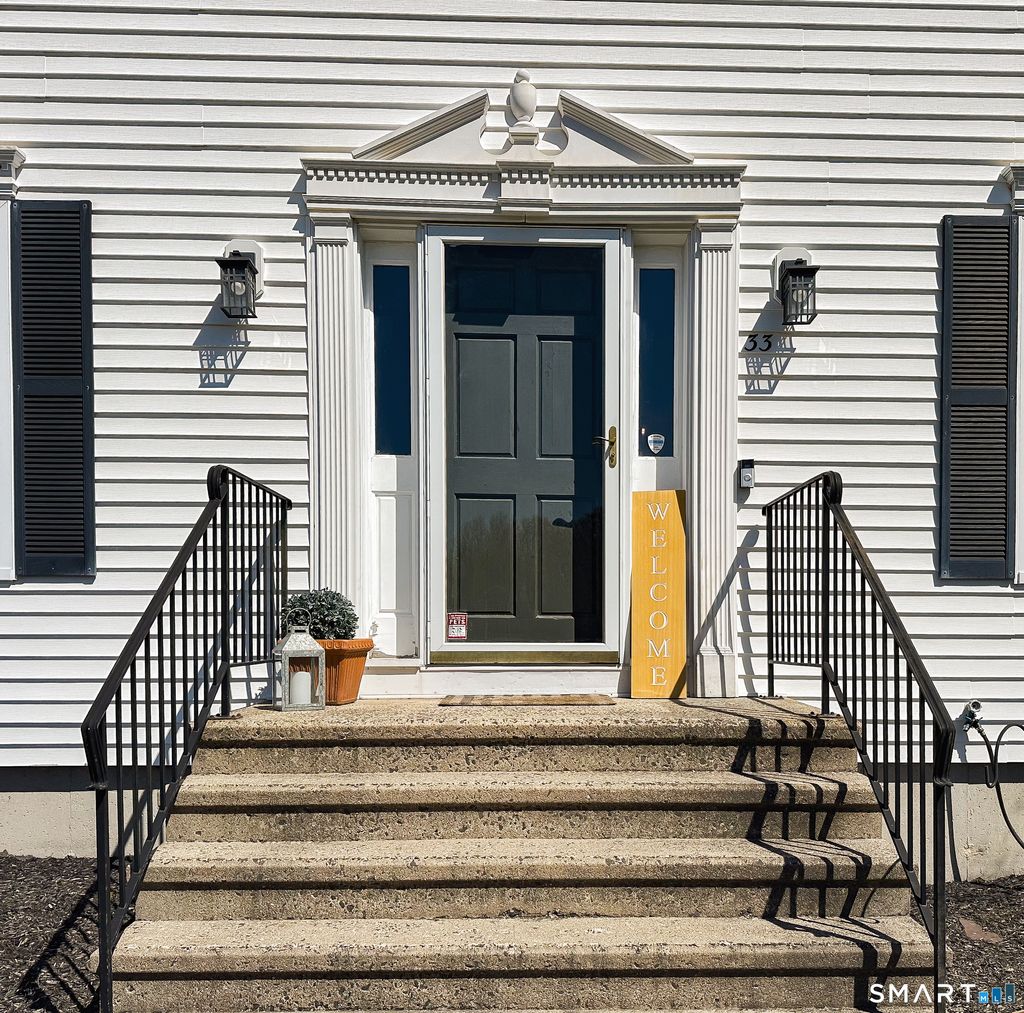 Photo of 33 Country Club Woods Circle, Waterbury, CT 06708 (MLS # 24169918)