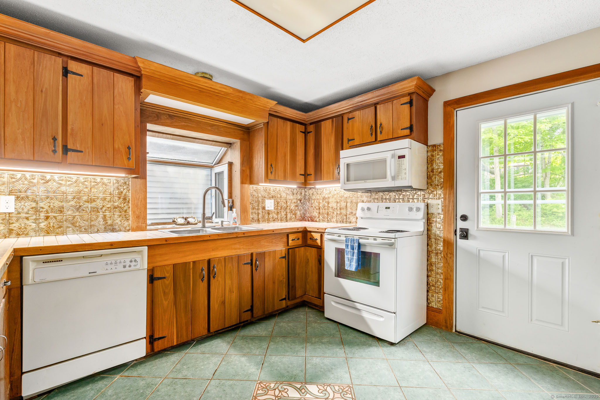 29 Wood Trail, Coventry, Connecticut image 5