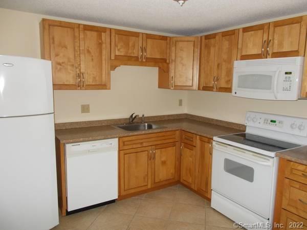 36 Heather Ridge #36, Shelton, Connecticut image 5