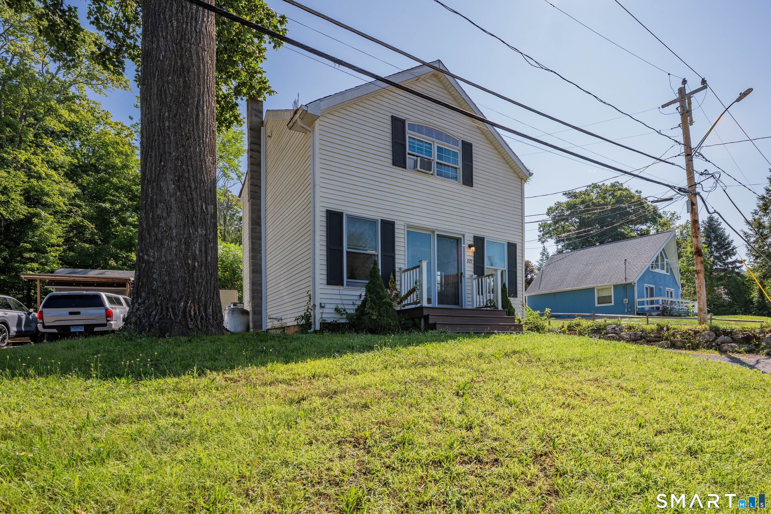 325 East Wakefield Boulevard