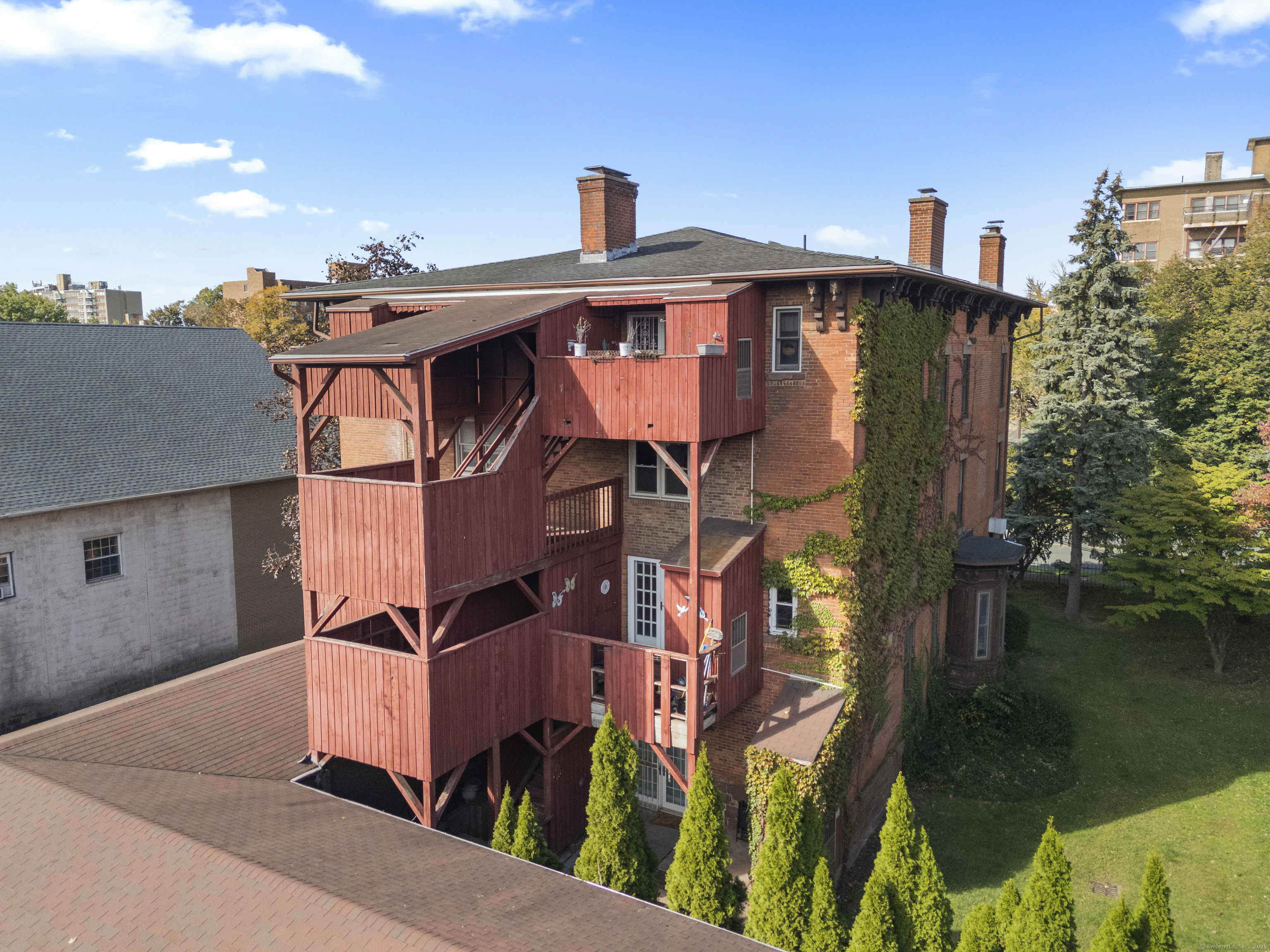 237 Farmington Avenue B