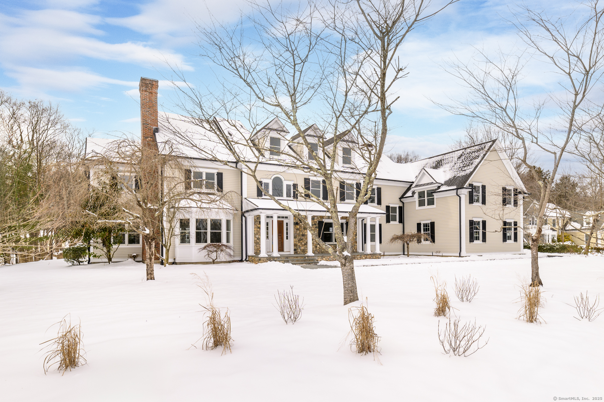 Hoyclo Road, Stamford, Connecticut - 5 Bedrooms  
5.5 Bathrooms  
14 Rooms - 