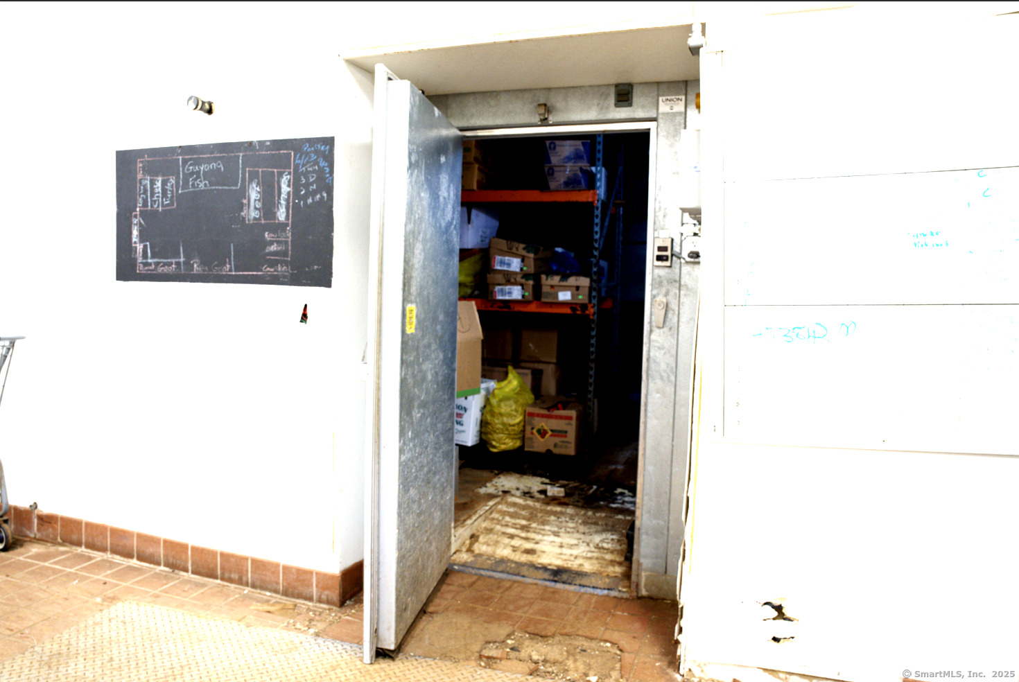 1140 Burnside Avenue