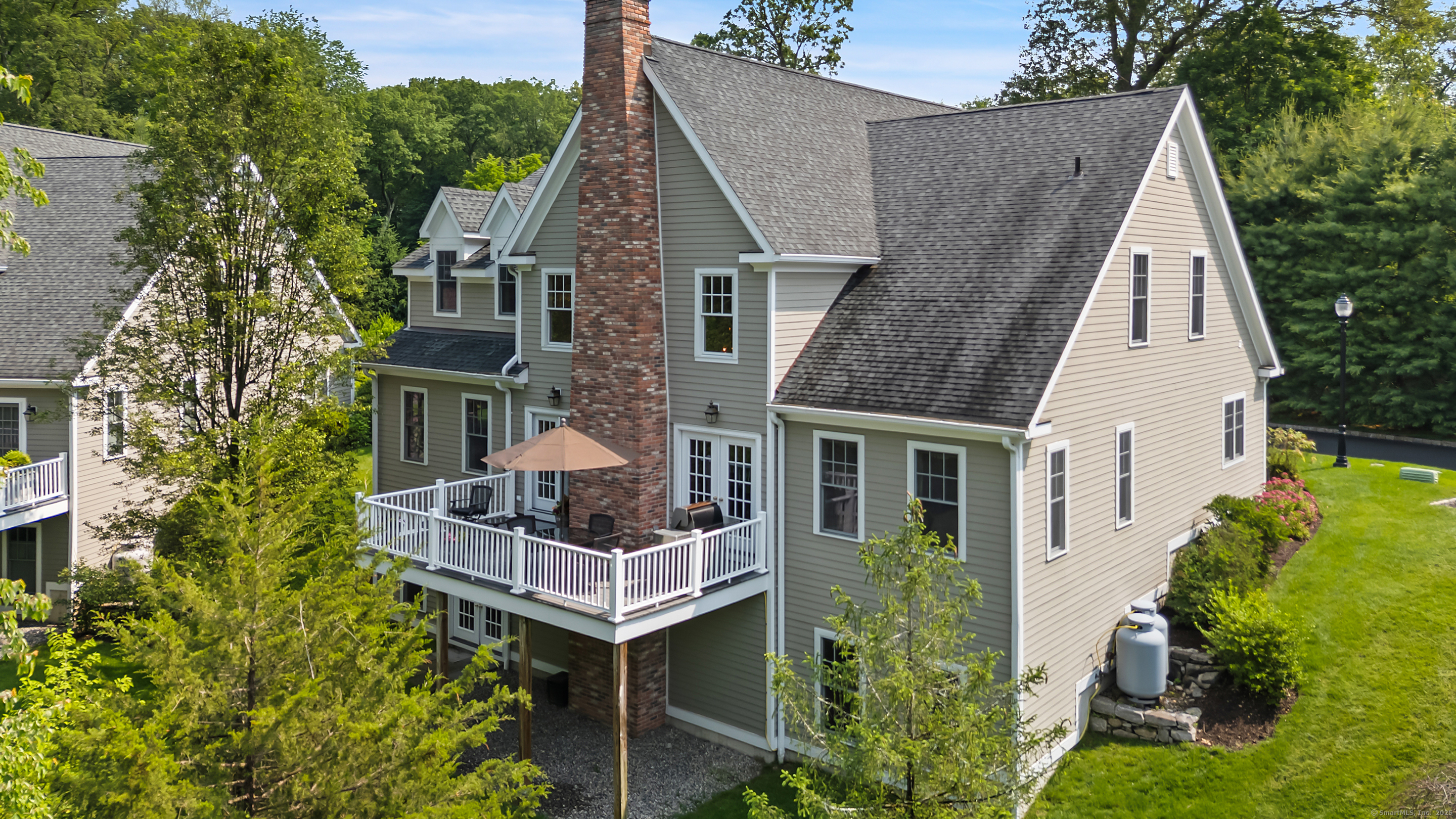 32 River Oaks Drive 32