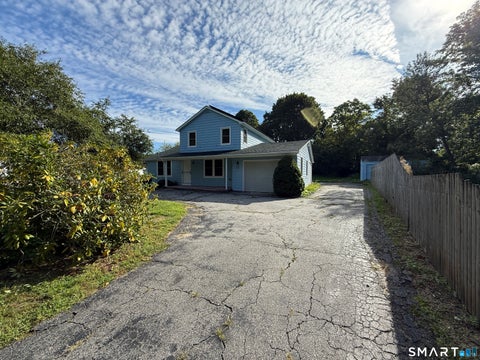 Homes For Sale - 27 Old Norwich Road<br/> New London County, Waterford, CT 06375
