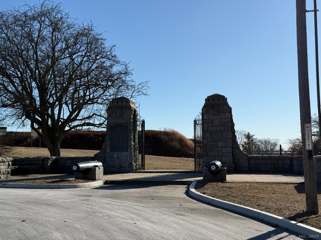 300 Meridian Street #E, Groton, Connecticut image 24