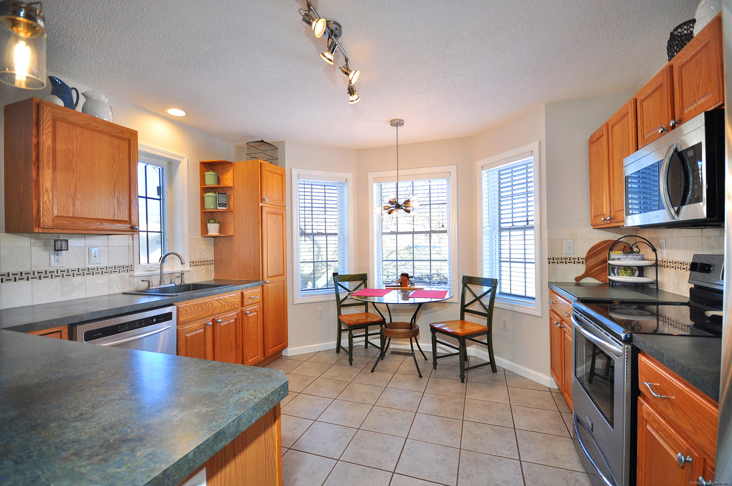 11 Audubon Street, Suffield, Connecticut image 7