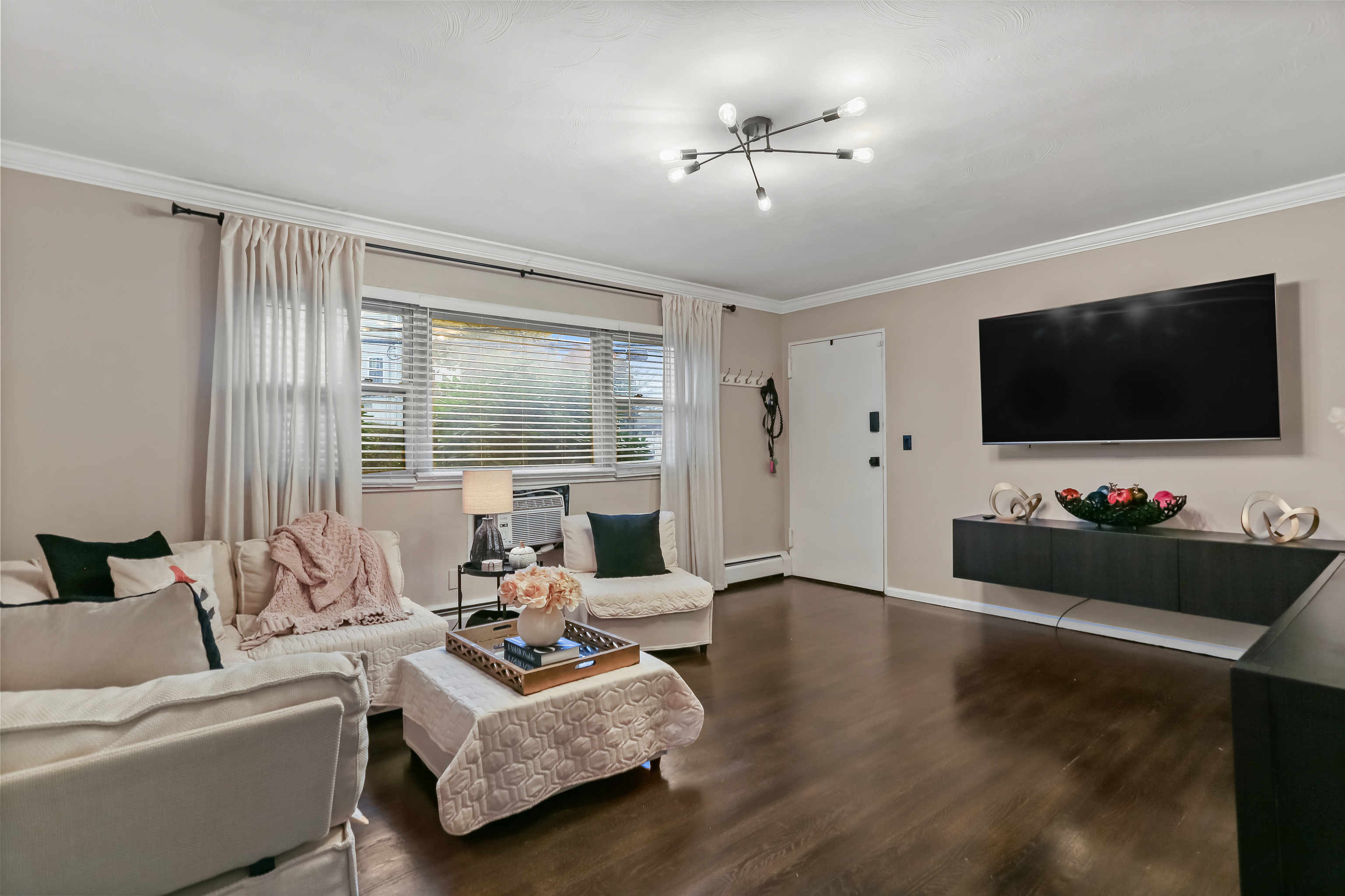 2800 Madison Avenue 1B