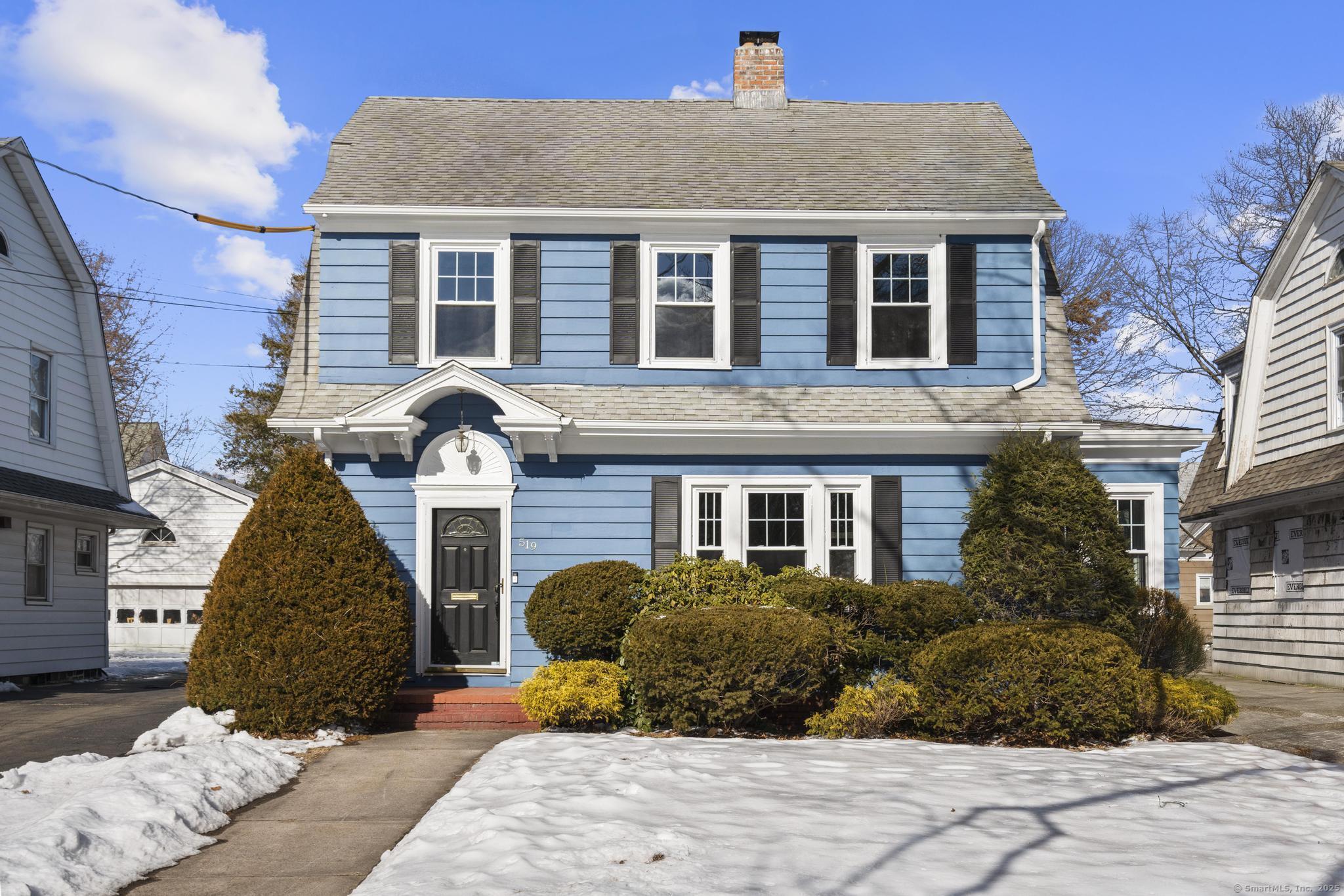 Yale Avenue, New Haven, Connecticut - 4 Bedrooms  
3 Bathrooms  
11 Rooms - 