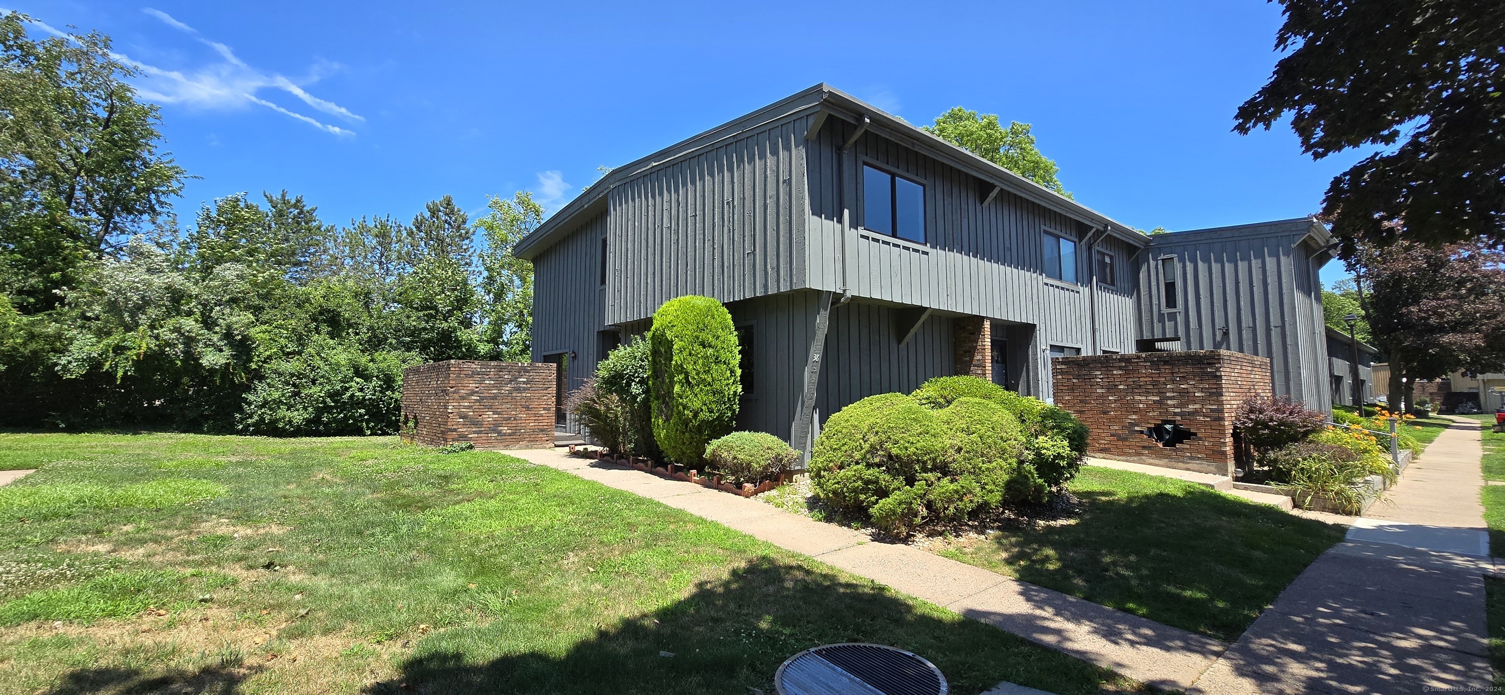 View Newington, CT 06111 townhome