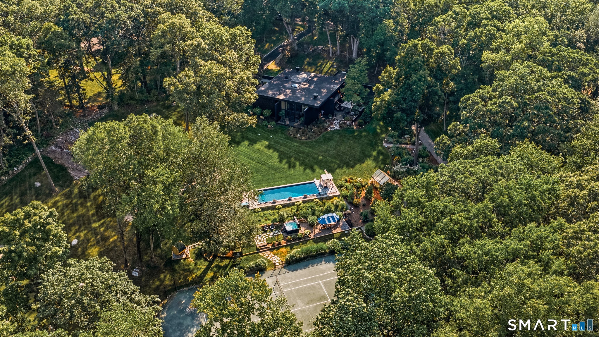 17 Pine Ridge Road