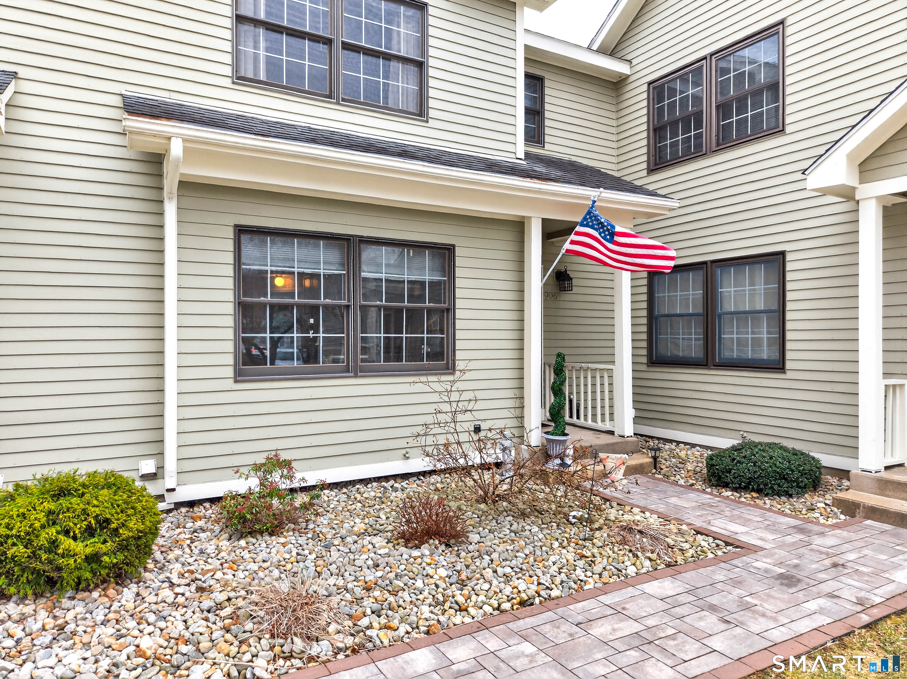 906 Canterbury Lane 906