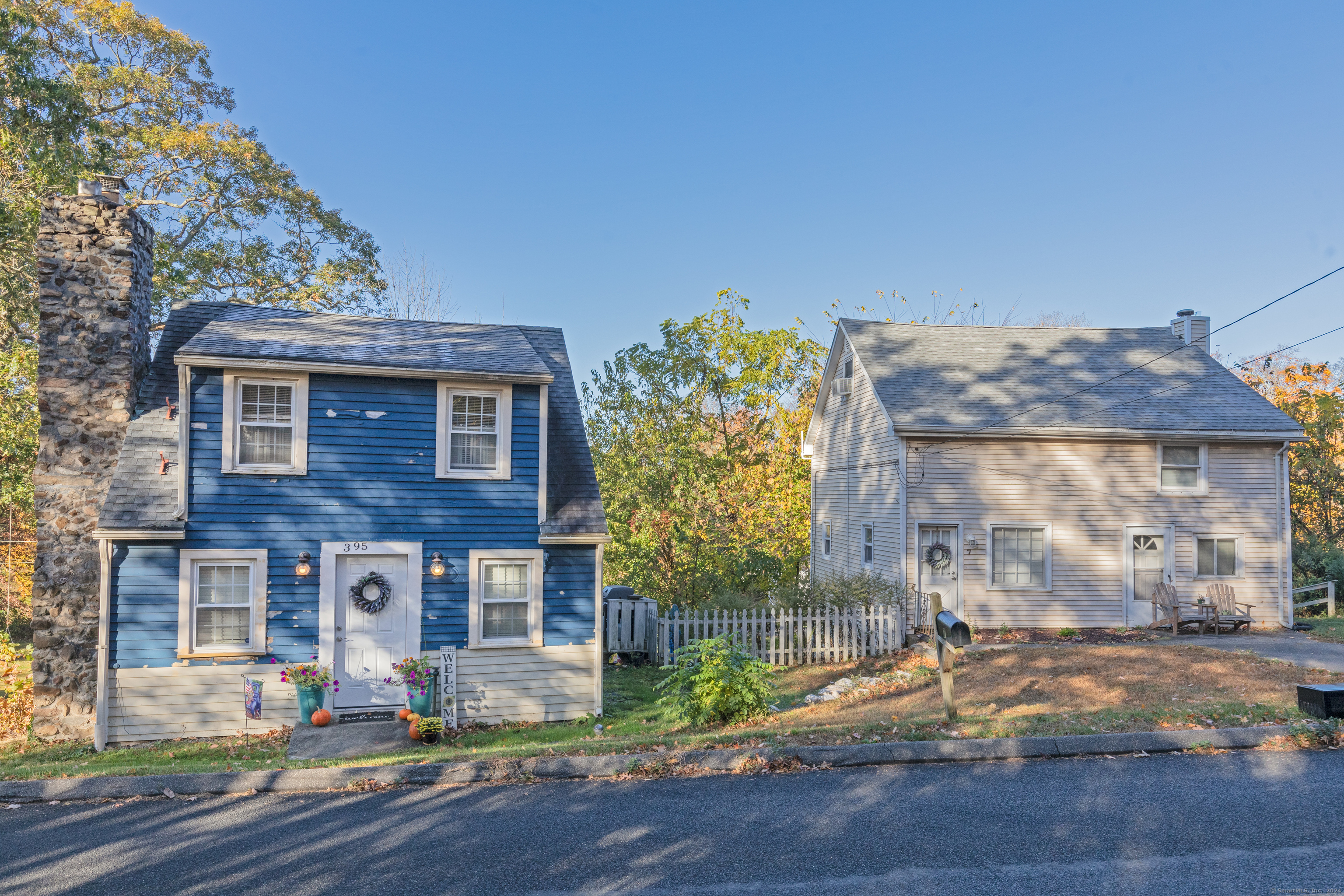 Old Waterbury Road, Southbury, Connecticut - 4 Bedrooms  
4 Bathrooms  
10 Rooms - 