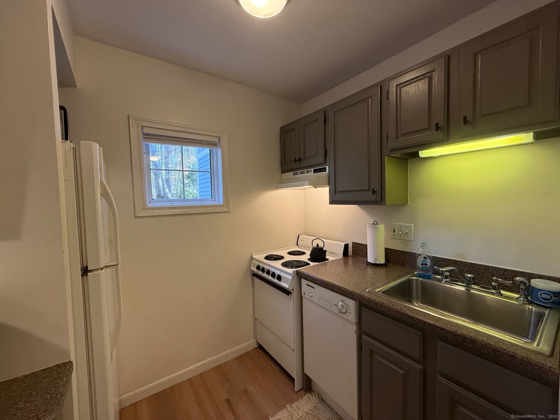 611 Old Pond Lane #611, Norwich, Connecticut image 6