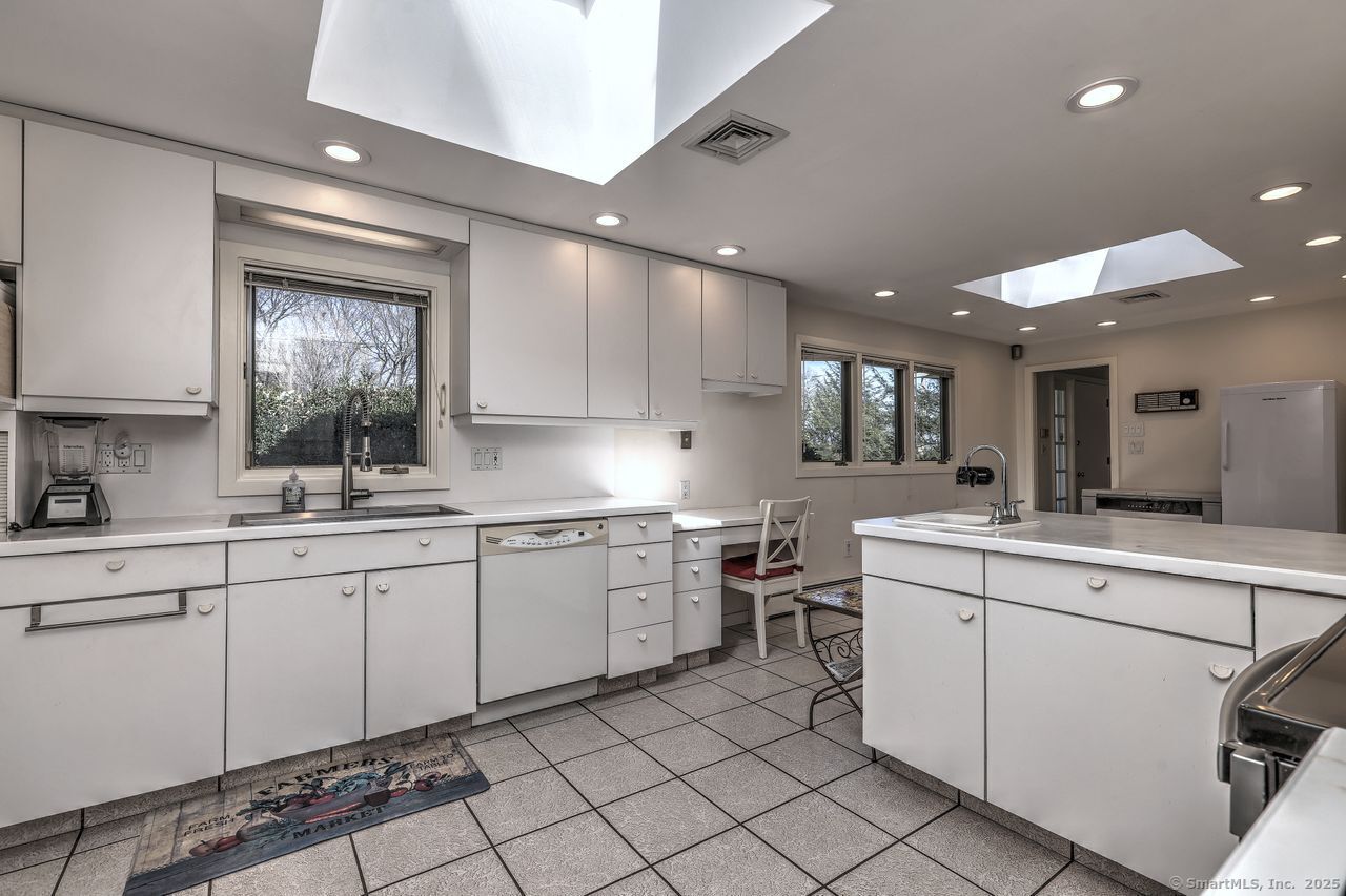815 Tall Timber Road, Orange, Connecticut image 26