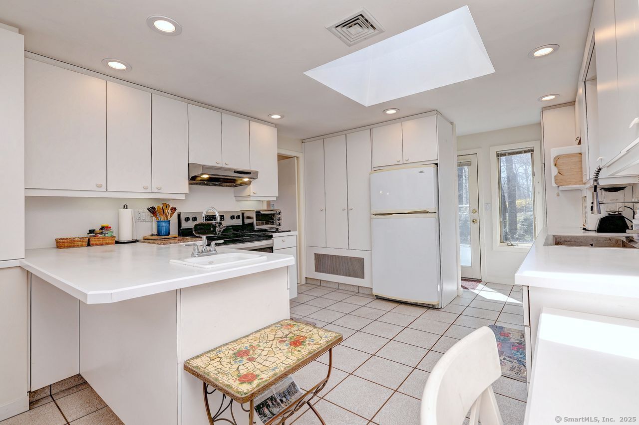 815 Tall Timber Road, Orange, Connecticut image 22