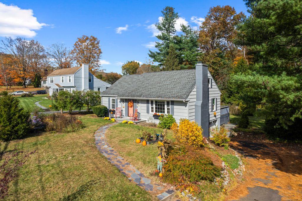 Photo of 634 Cornwall Avenue, Cheshire, CT 06410 (MLS # 24135912)