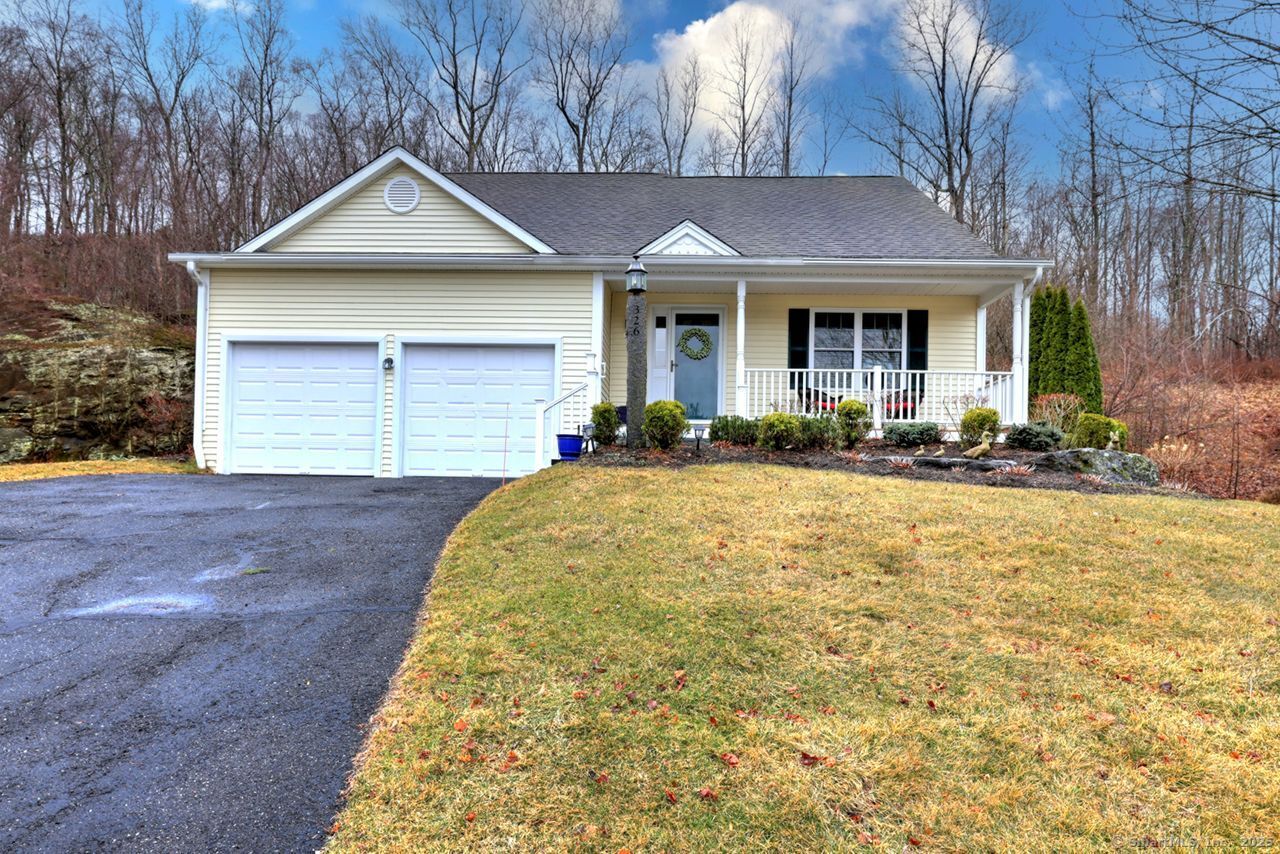 326 Spruce Hill Drive #326, Oxford, Connecticut image 1