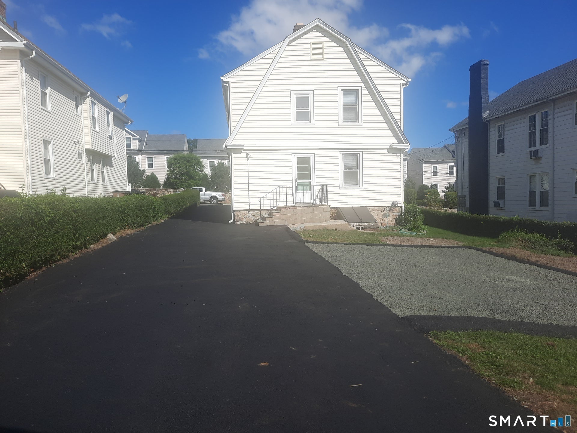 144 Colonial Road
