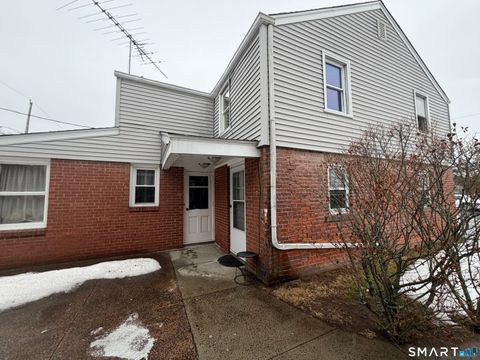 Photo of 205 London Drive #2nd Floor, Hamden, CT 06517 (MLS # 24155289)