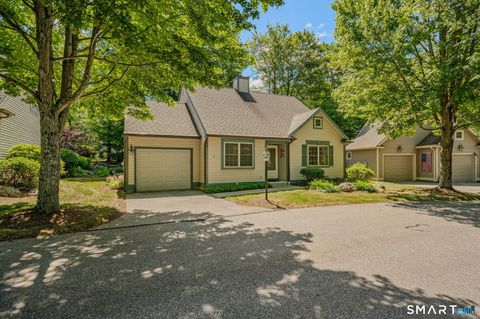Tiny photo for 4 Bittersweet Lane #4, East Lyme, CT 06357 (MLS # 24184757)