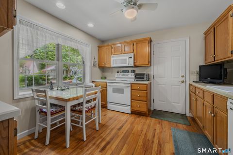 Tiny photo for 4 Bittersweet Lane #4, East Lyme, CT 06357 (MLS # 24184757)