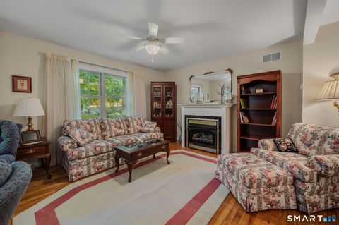 Tiny photo for 4 Bittersweet Lane #4, East Lyme, CT 06357 (MLS # 24184757)