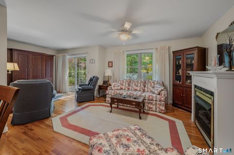 Tiny photo for 4 Bittersweet Lane #4, East Lyme, CT 06357 (MLS # 24184757)