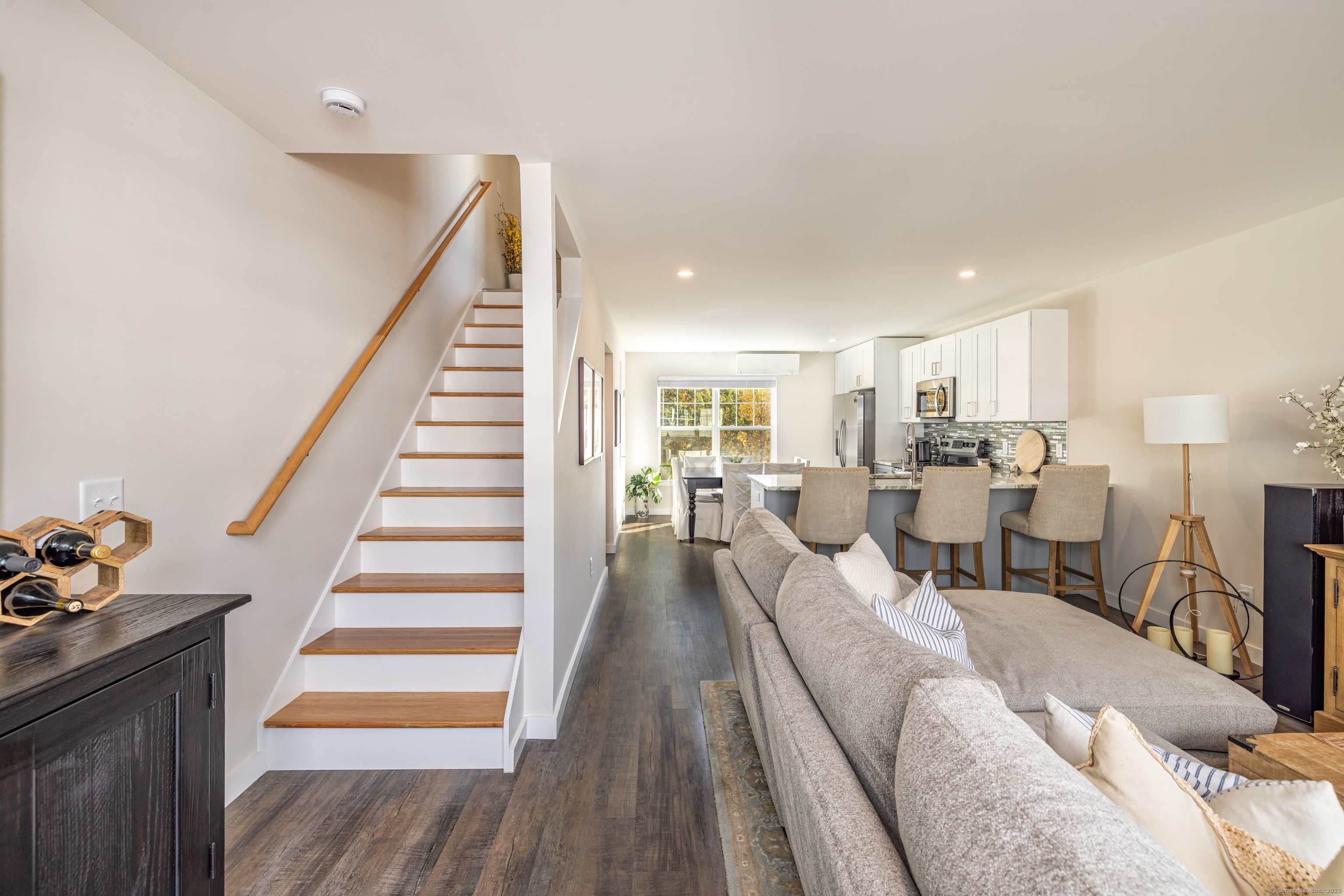 East Lyme, Connecticut 06357, United States, 2 Bedrooms Bedrooms, ,2 BathroomsBathrooms,Residential,Active,246858