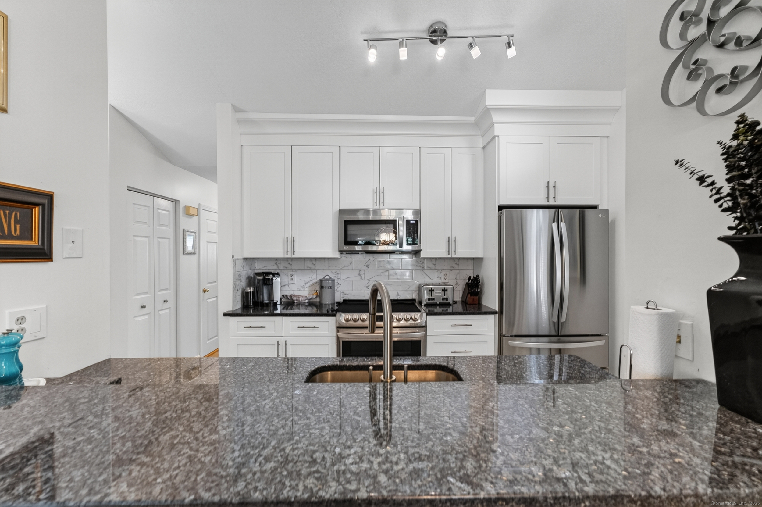1006 Meadowview Drive 1006