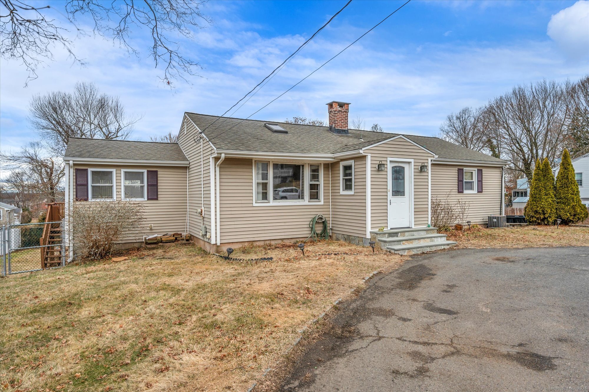 Property for Sale at Sherman Terrace, North Haven, Connecticut - Bedrooms: 3 
Bathrooms: 2 
Rooms: 6  - $399,000