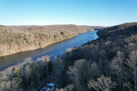 30 Cedarhurst Trail Newtown CT 06482