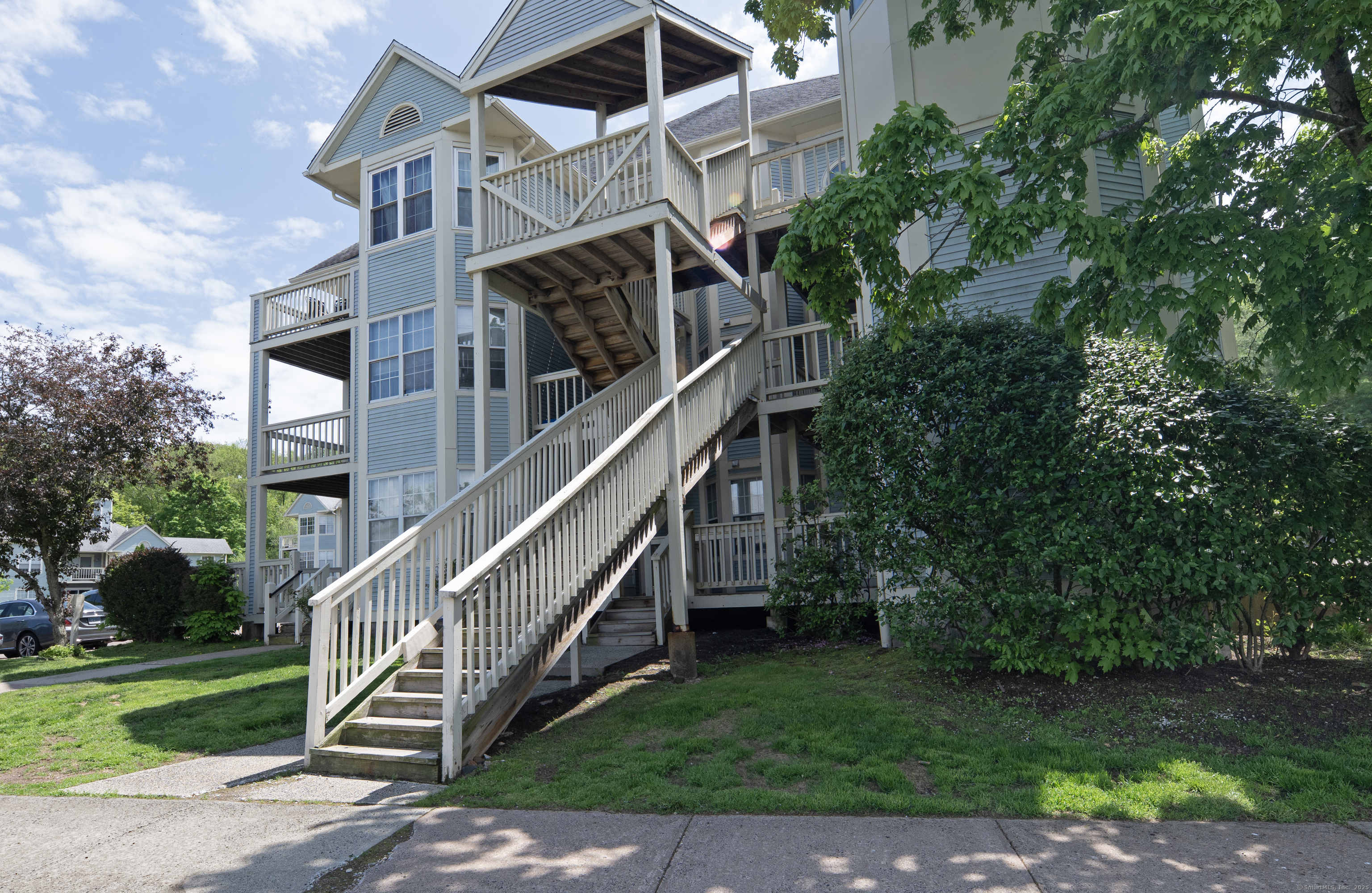 75 Redwood Drive 609