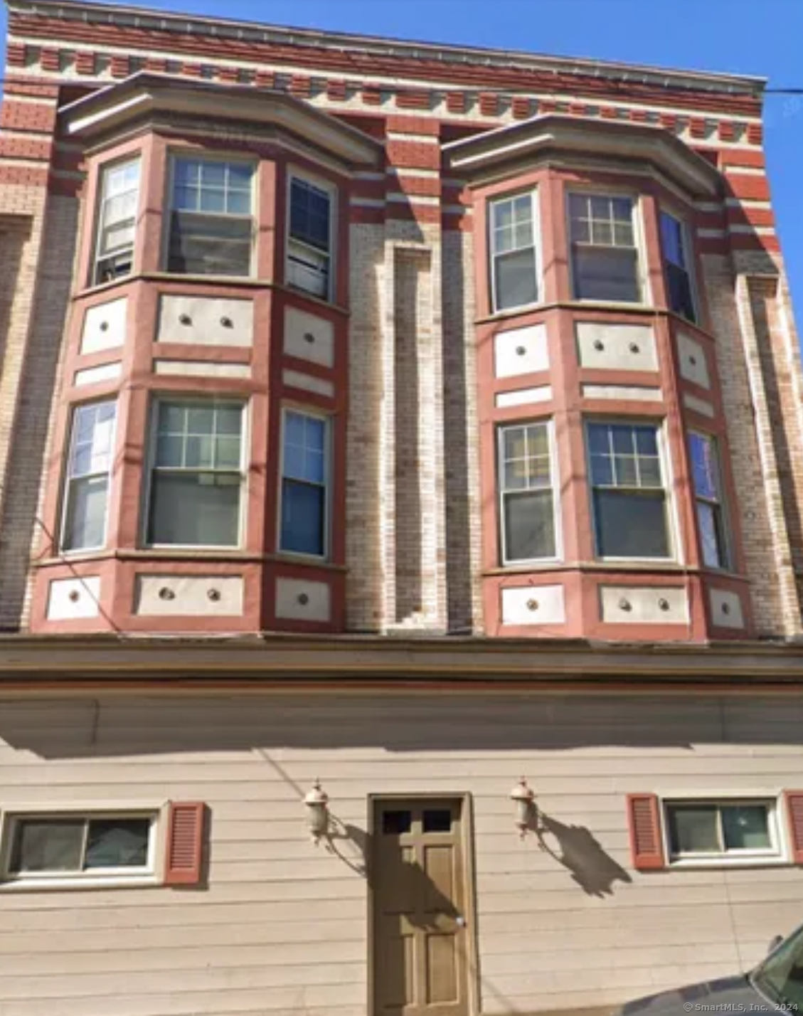 Rental Property at 478 S Main Street 17, Waterbury, Connecticut - Bathrooms: 1 
Rooms: 2  - $950 MO.