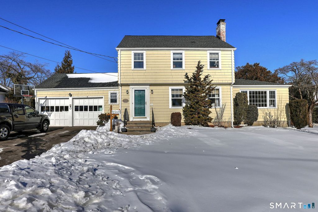 Photo of 30 Landon Street, Stratford, CT 06614 (MLS # 24151993)