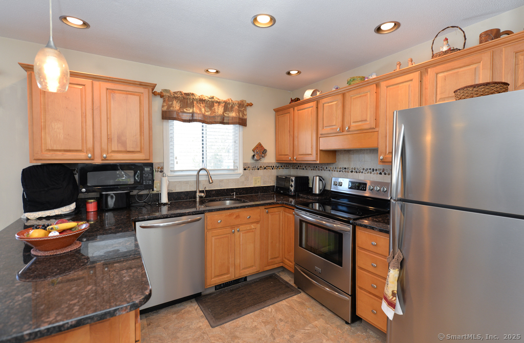 989B Heritage Village, Southbury, Connecticut image 8