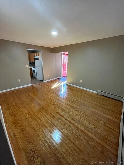 MLS: 24086161