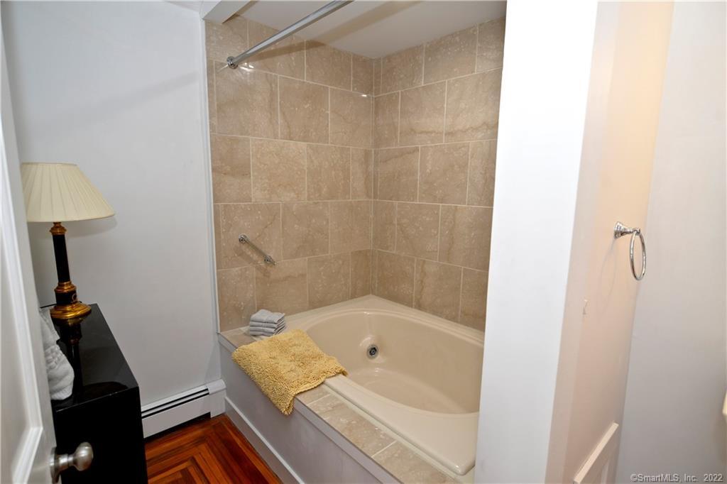 Stonington, Connecticut 06378, United States, 2 Bedrooms Bedrooms, ,2 BathroomsBathrooms,Residential,Active,171796