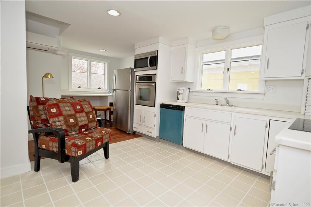 Stonington, Connecticut 06378, United States, 2 Bedrooms Bedrooms, ,2 BathroomsBathrooms,Residential,Active,171796