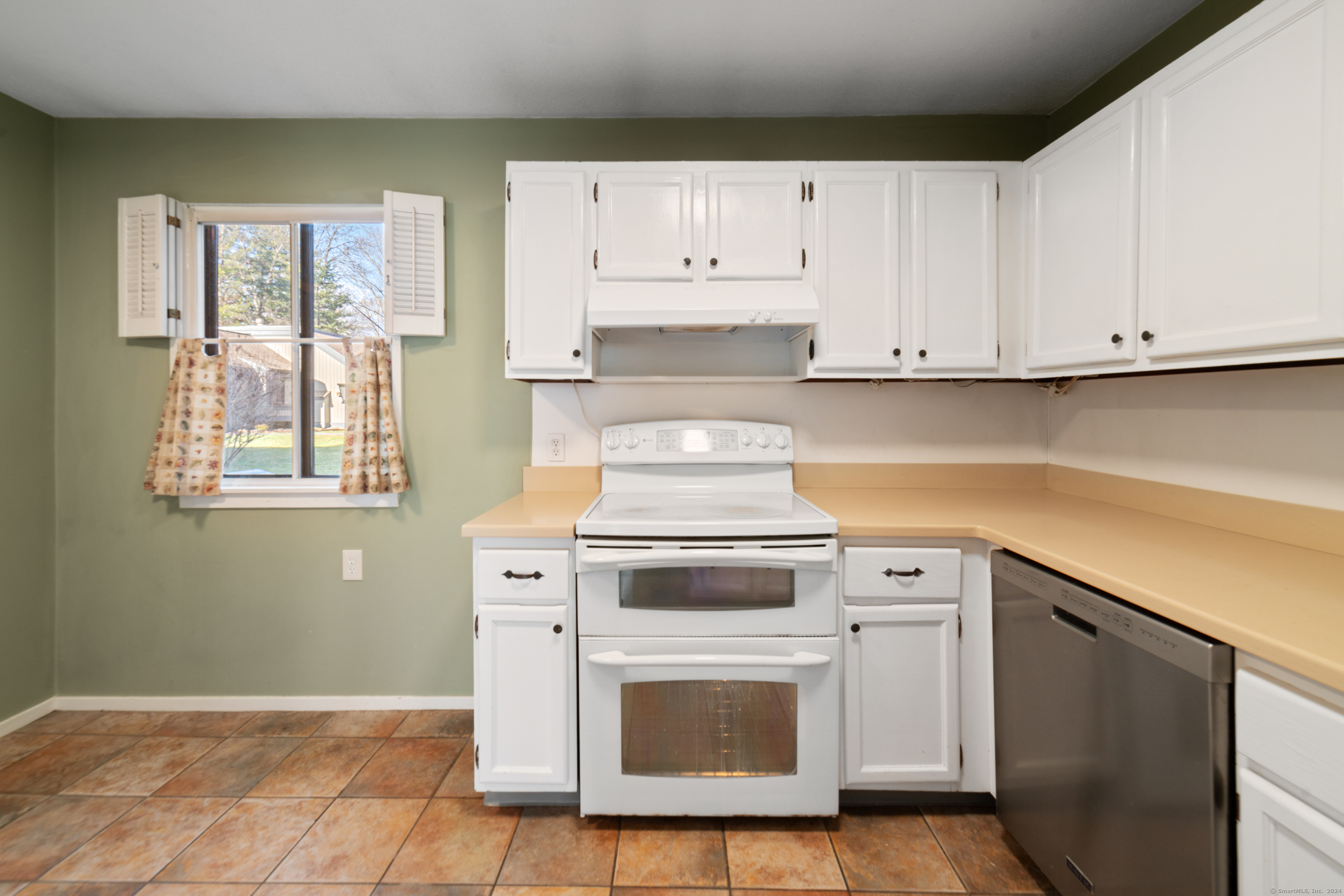 834 Heritage Village #B, Southbury, Connecticut image 9