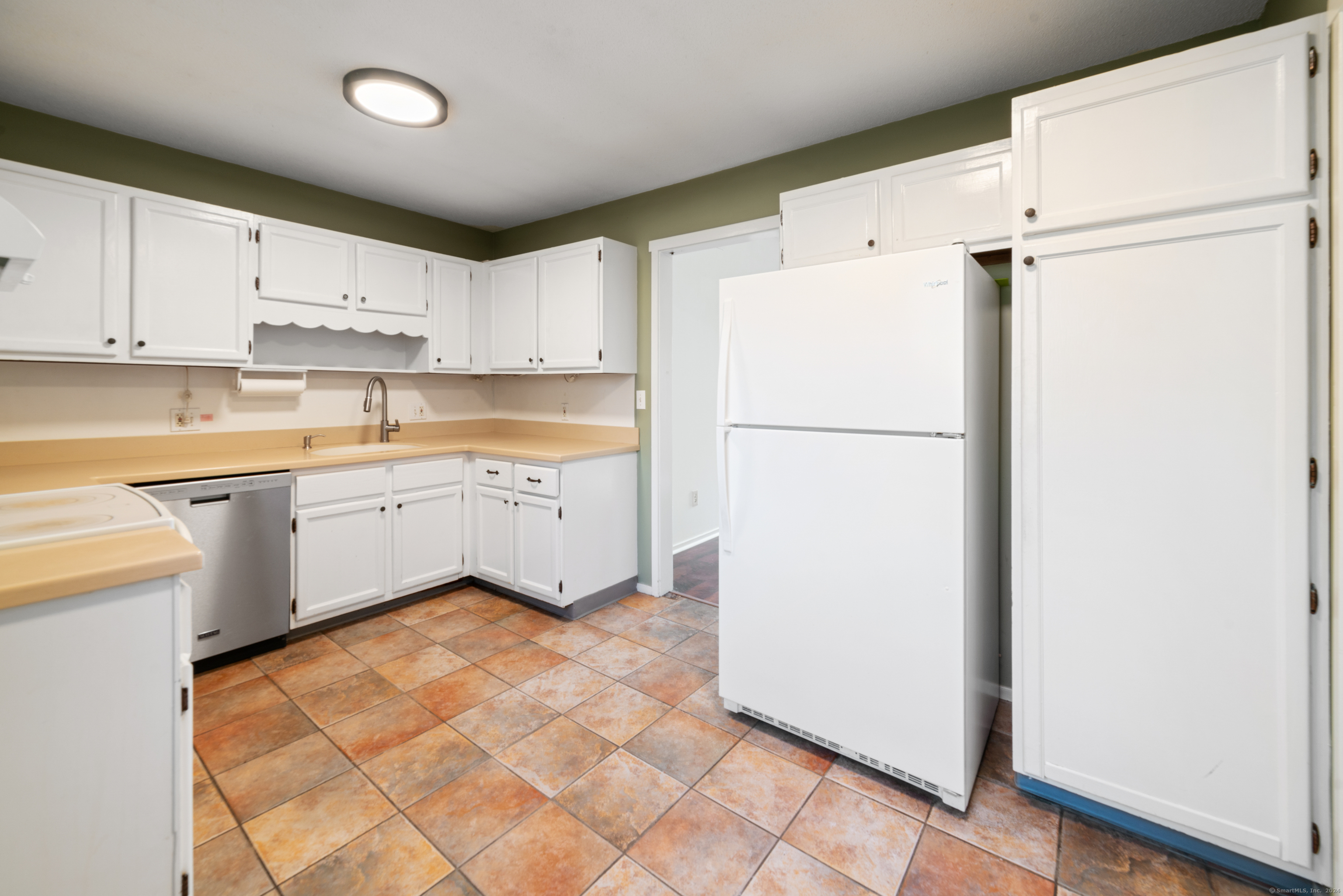 834 Heritage Village #B, Southbury, Connecticut image 10