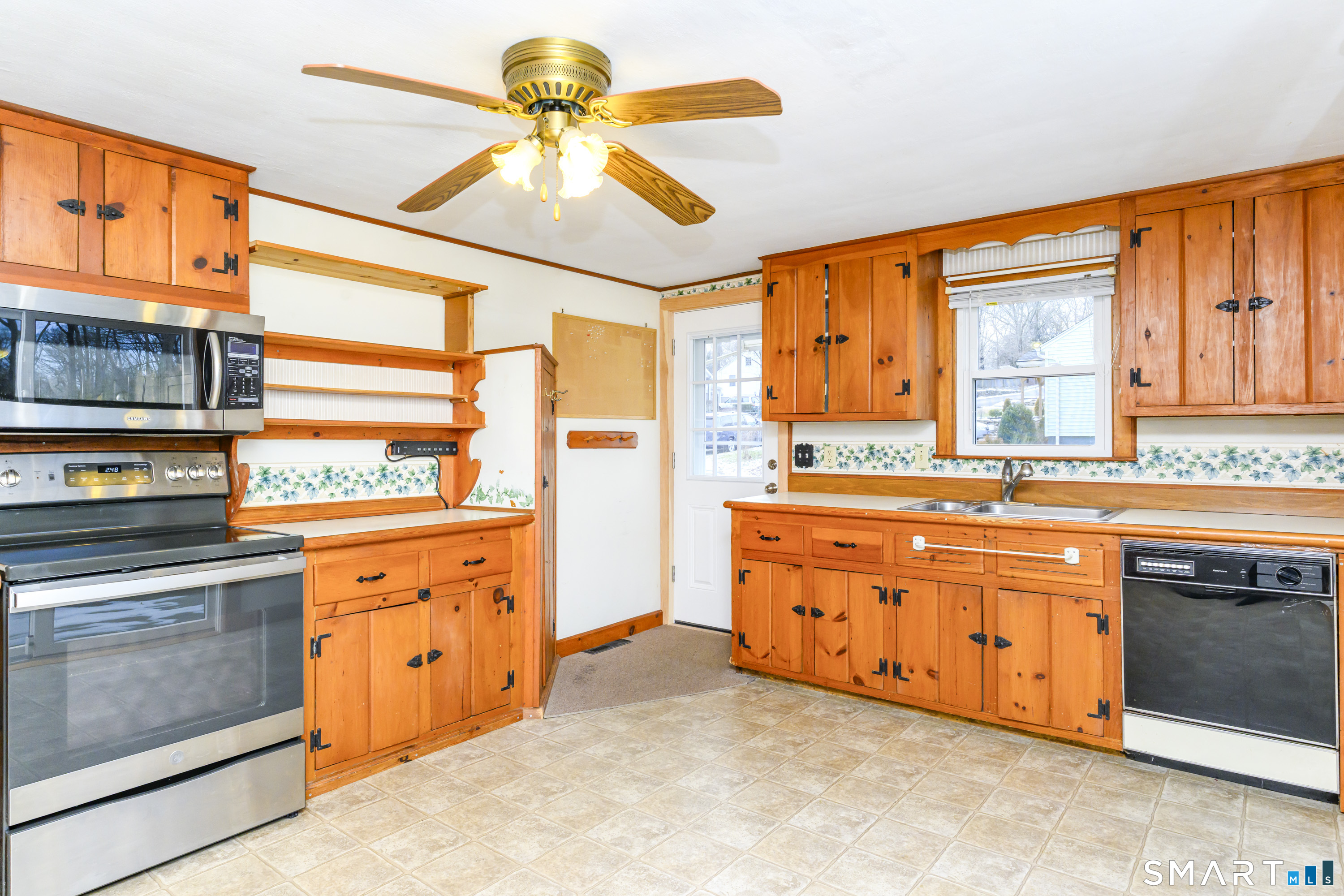 39 Rocky Ledge Drive