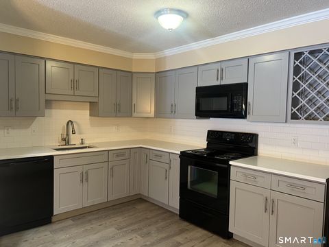 Tiny photo for 505 Ashmead Commons #505, Enfield, CT 06082 (MLS # 24146397)