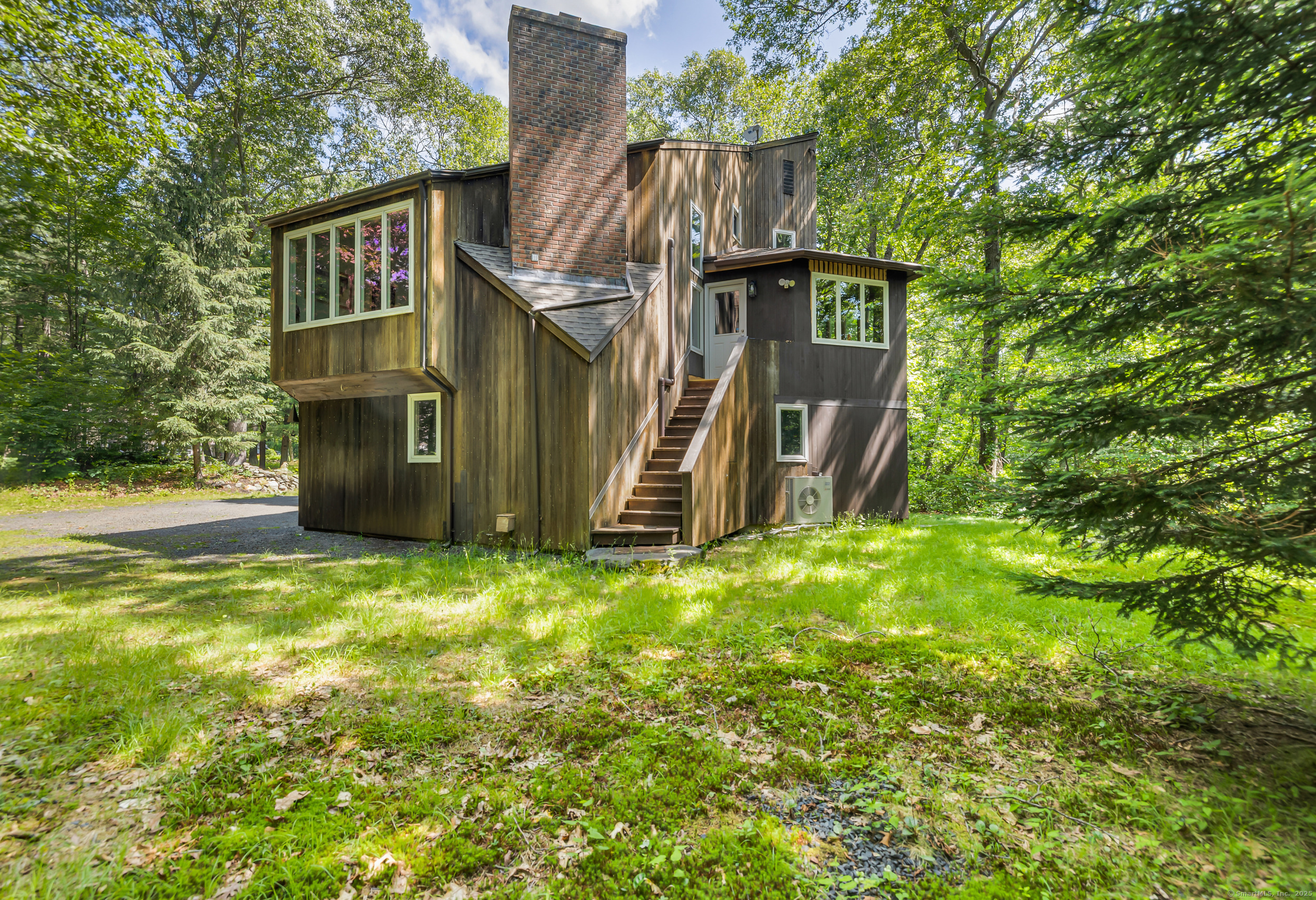 80 Deer Lane