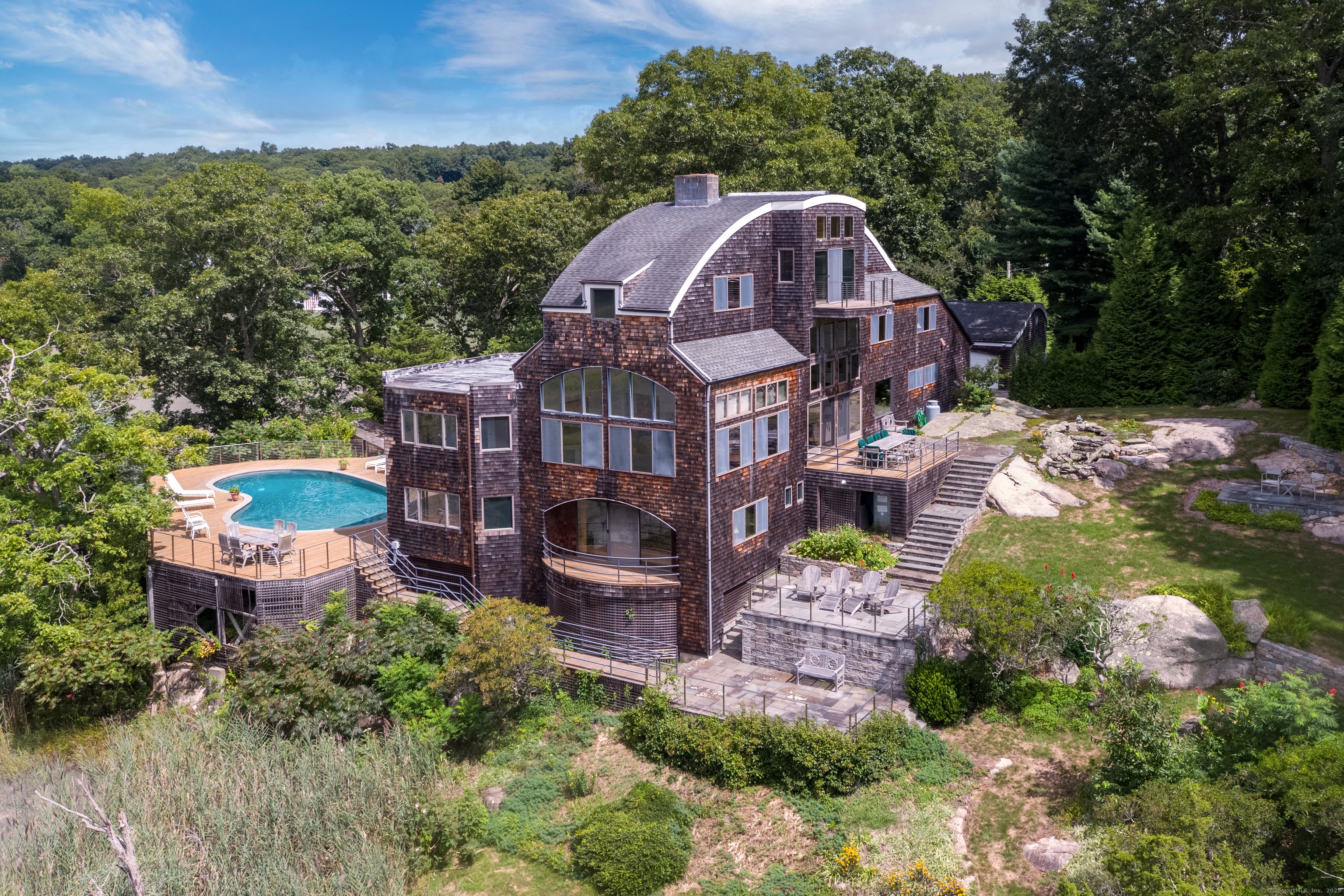 Andrews Road, Guilford, Connecticut - 6 Bedrooms  
5.5 Bathrooms  
12 Rooms - 