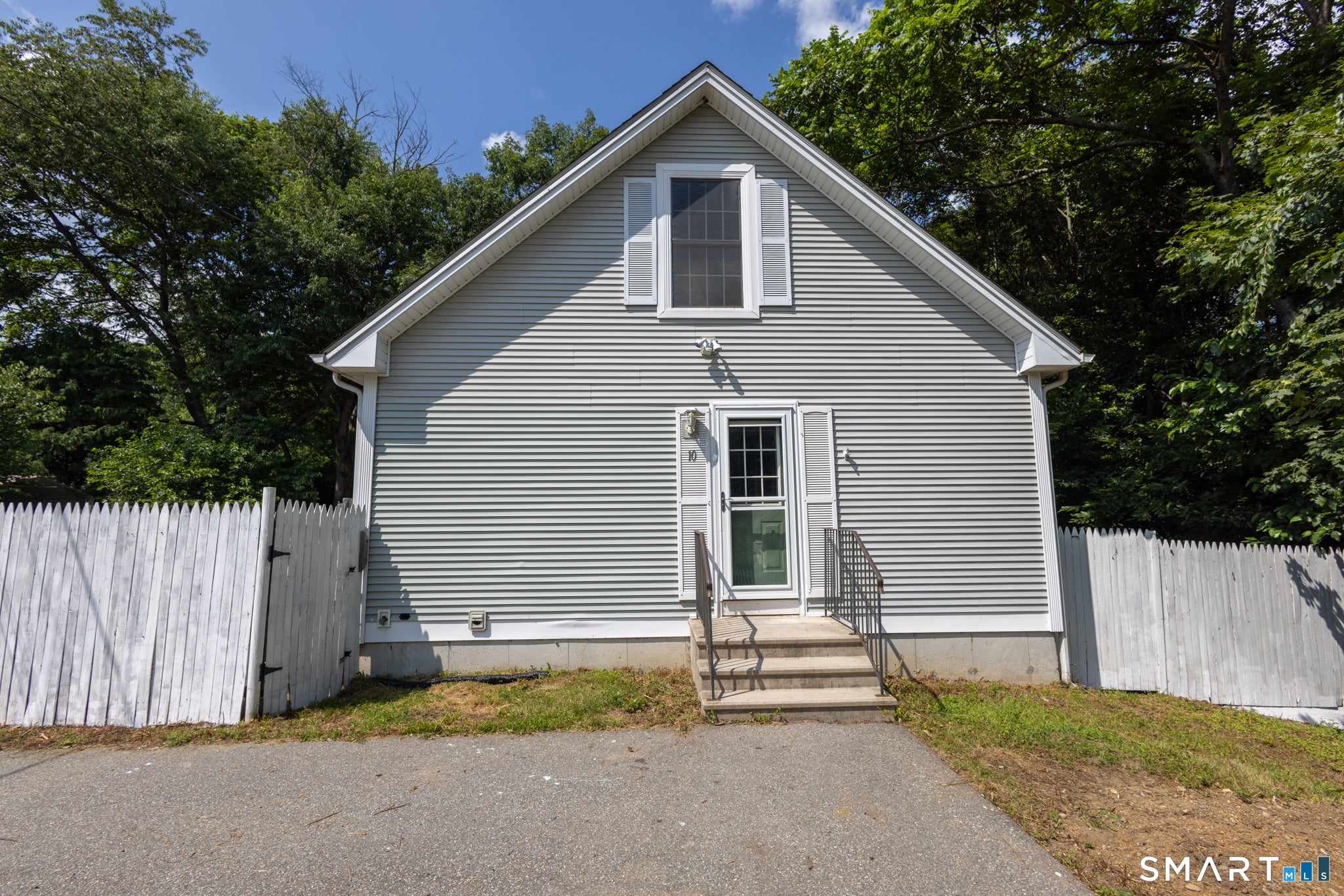 10 Russell Avenue
