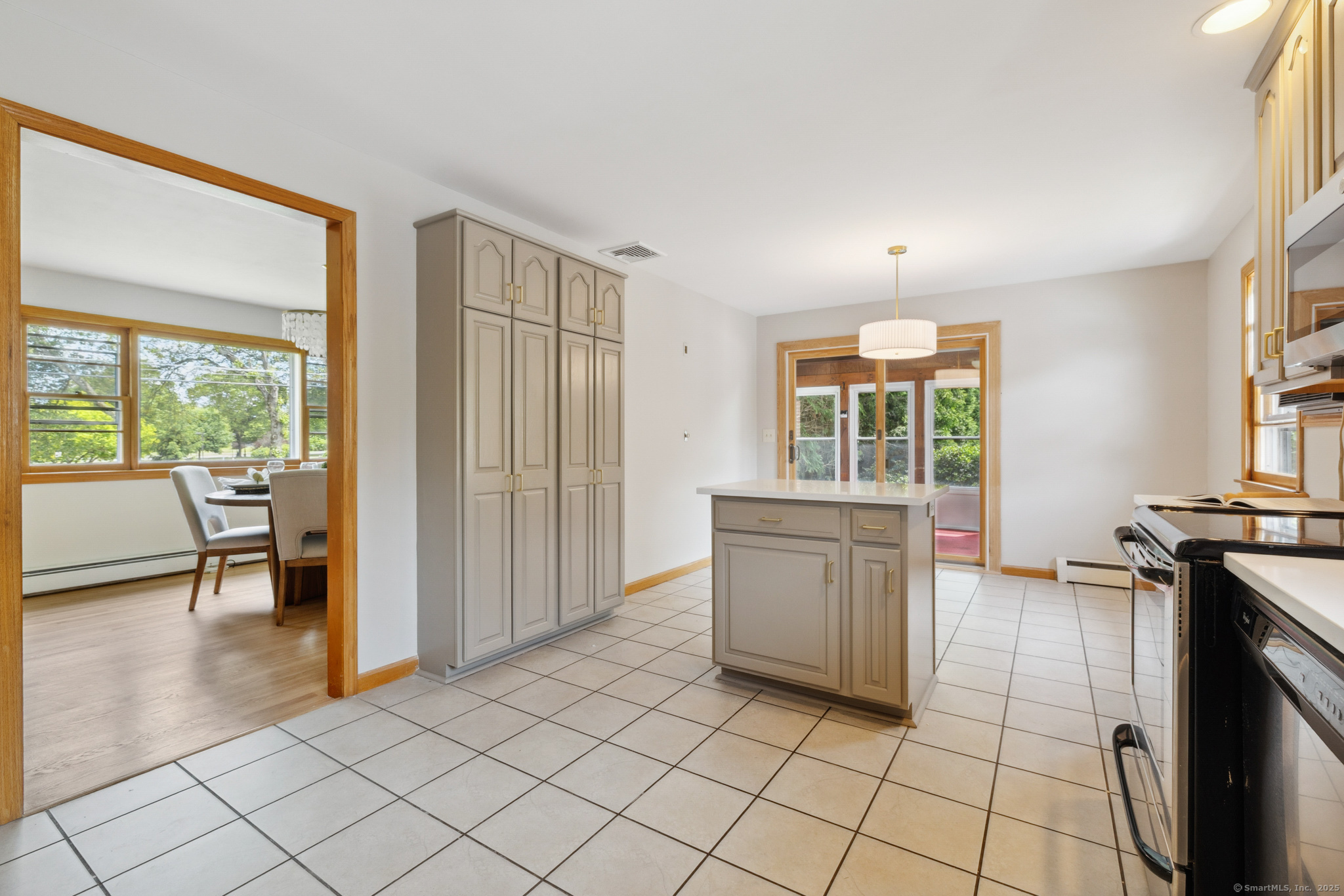 41 South Elm Street