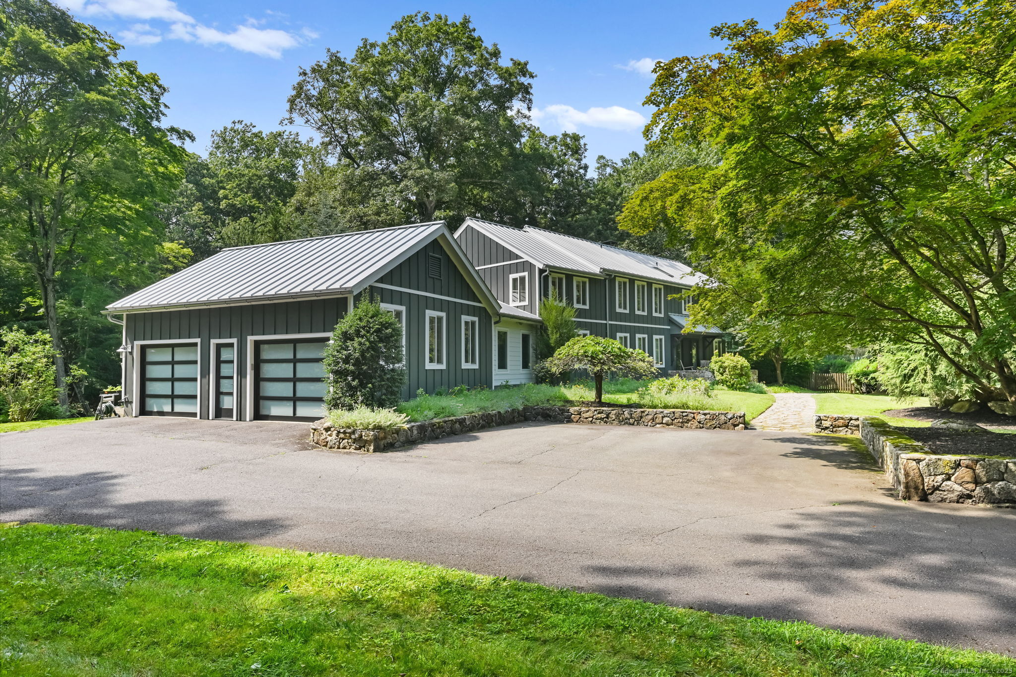 31 Riverfield Drive