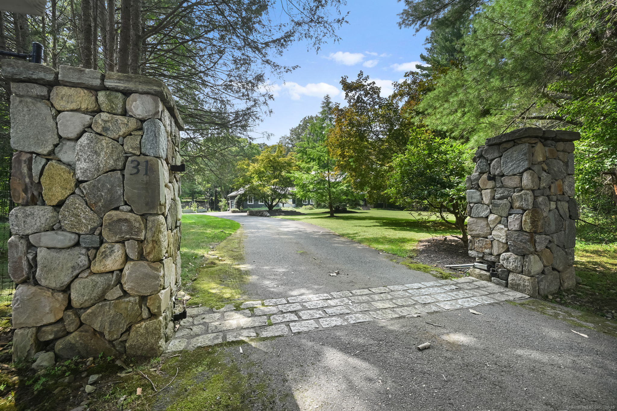 31 Riverfield Drive