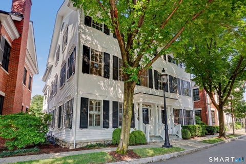 Photo of 16 Elmwood Drive #16, Fairfield, CT 06890 (MLS # 24199574)